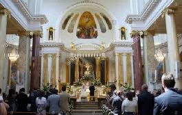 Confinement en France, les chrétiens catholiques exigent le retour de la messe du dimanche