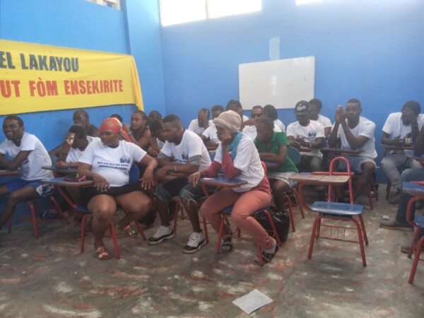 La "COZMRAS" distribue 1 500 kits alimentaires et des enveloppes aux personnes vulnérables 1 La "COZMRAS" distribue 1 500 kits alimentaires et des enveloppes aux personnes vulnérables