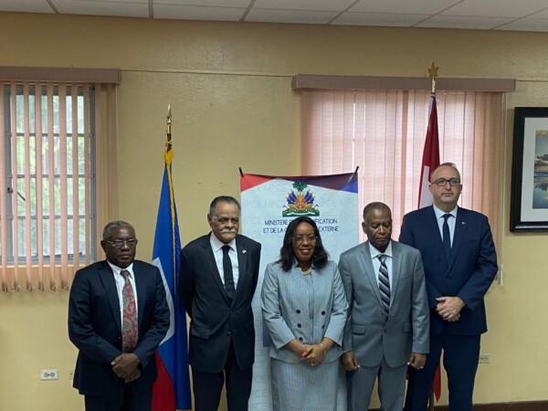 Le Gouvernement haitien signe un protocole d'entente avec son homologue du Canada pour la réalisation de neuf projets